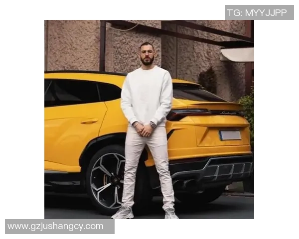 足球球星衣柜揭秘：探索顶级球员私下穿搭与时尚品味